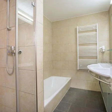 Schoeneben Anne Marie *