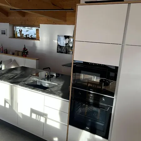 Schoeneben Anne Marie Wald im Pinzgau